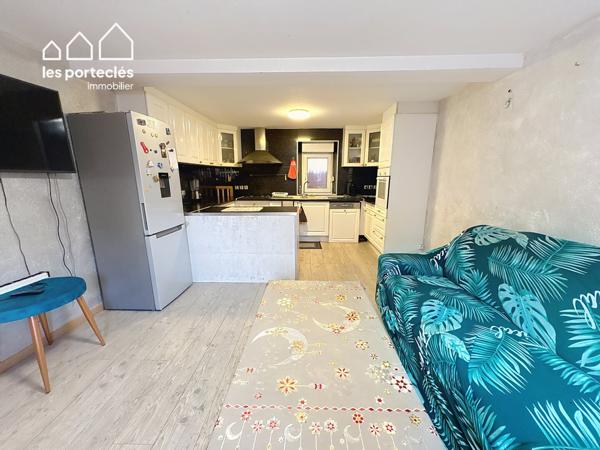 GRANDE MAISON À DÉCOUVRIR