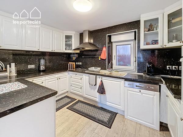 GRANDE MAISON À DÉCOUVRIR