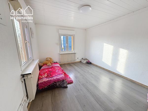 GRANDE MAISON À DÉCOUVRIR