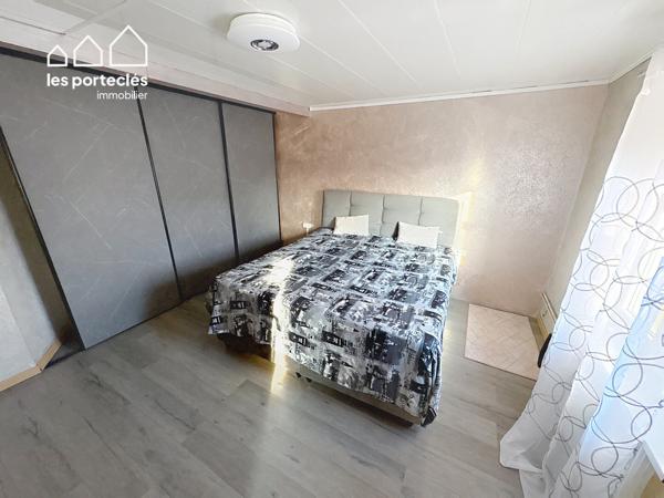 GRANDE MAISON À DÉCOUVRIR