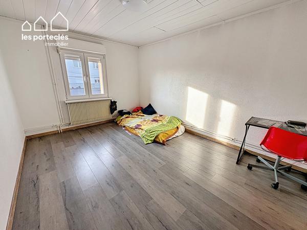 GRANDE MAISON À DÉCOUVRIR