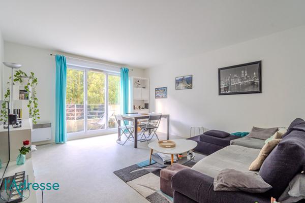 BORDEAUX SAINT BRUNO / JUDAIQUE - Appartement 2 chambres, balcon et place de parking couverte.