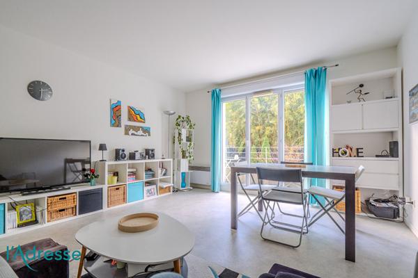 BORDEAUX SAINT BRUNO / JUDAIQUE - Appartement 2 chambres, balcon et place de parking couverte.