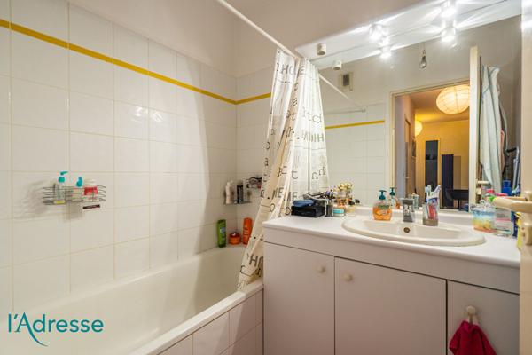 BORDEAUX SAINT BRUNO / JUDAIQUE - Appartement 2 chambres, balcon et place de parking couverte.