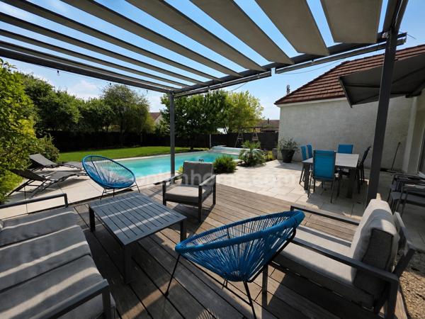 Maison 7 pièces avec piscine à 8 min de Nuits-Saint-Georges