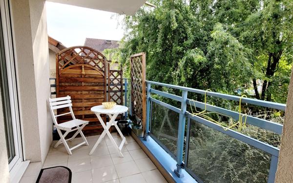 Appartement à vendre    3 pièces • 69 m2 Saint-Genis-Pouilly