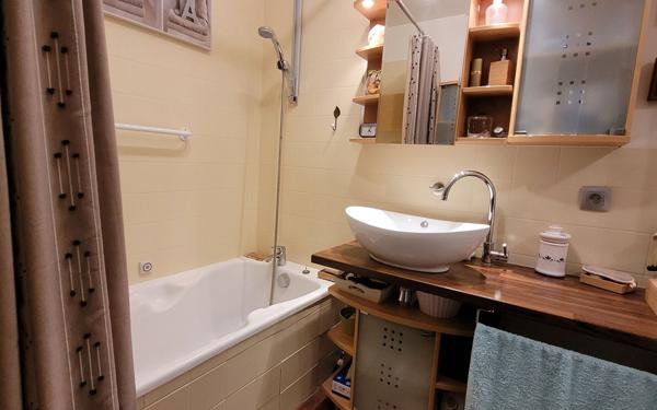 Appartement à vendre    3 pièces • 69 m2 Saint-Genis-Pouilly