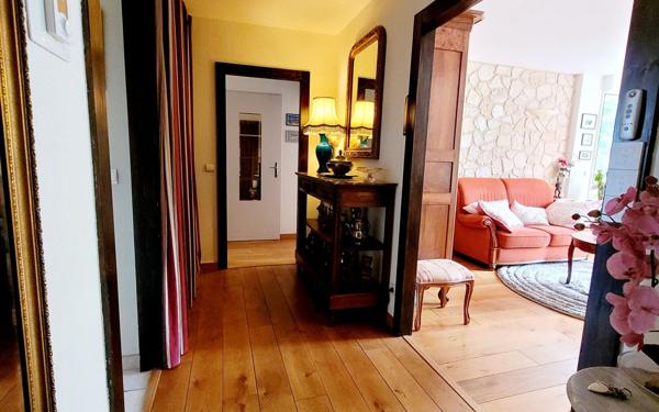 Appartement à vendre    3 pièces • 69 m2 Saint-Genis-Pouilly