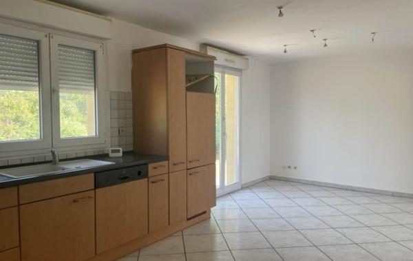 Vente Villa Indiv.GgeJardin à rafraîchir Oeting   