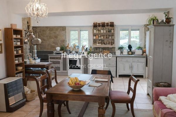 Maison à SAINT-GEORGES-DE-ROUELLEY, 50720 - 11 pièces 180m²