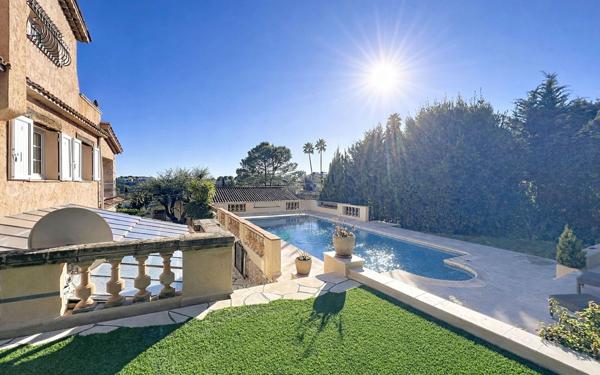 Maison à vendre    5 pièces •  Mougins