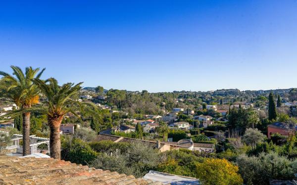 Maison à vendre    5 pièces •  Mougins