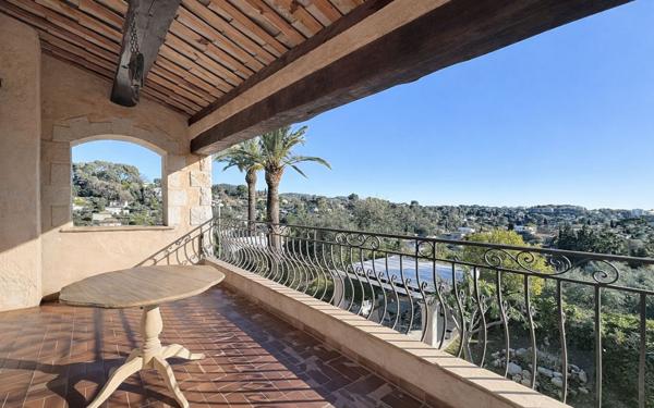 Maison à vendre    5 pièces •  Mougins