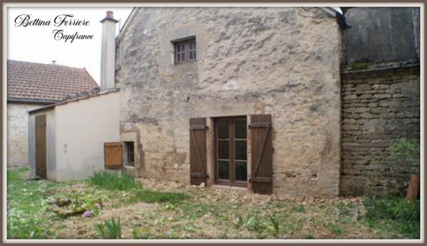 Maison en pierre 3 chambres avec jardin et carport