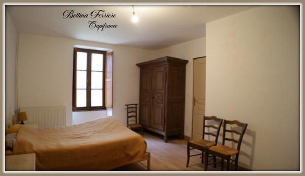 Maison en pierre 3 chambres avec jardin et carport