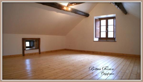 Maison en pierre 3 chambres avec jardin et carport