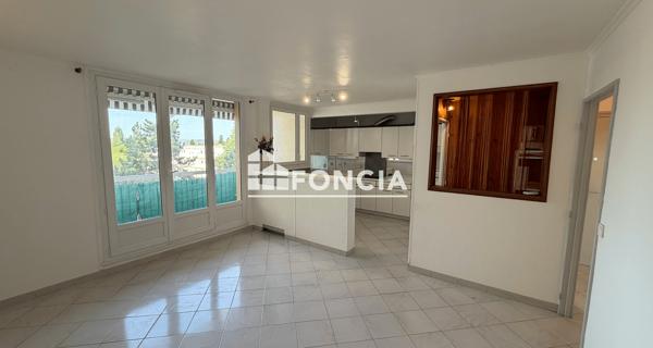 Location Appartement 3 pièces 62.18 m² - Chilly-mazarin 91380