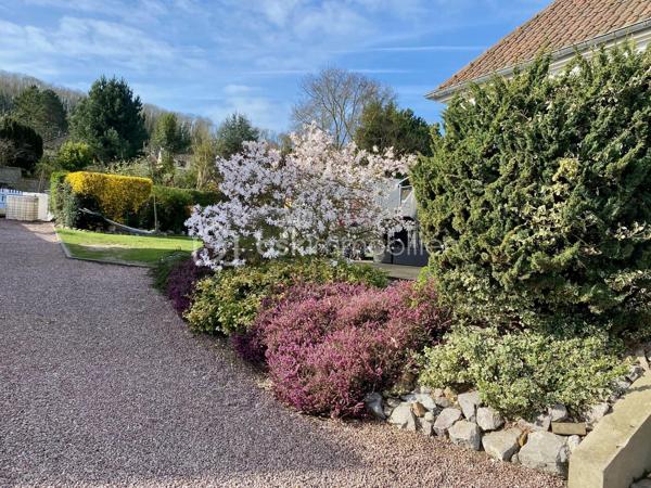 Découvrez ce pavillon  sur un terrain clos et arboré de 1300 m² comprenant :
Au rez-de-chaussée : Séjour-salon avec accès à la terrasse et au jardin ouvert sur une cuisine aménagée et équipée, 2 chambres avec placards, salle d'eau, w-c avec lave-mains.
A l'étage : beau palier desservant 2 chambres, salle de bains avec w-c, grenier aménageable.
Sous-sol avec garage, grande dépendance.
Double vitrage avec volets roulants.
Chauffage central gaz de ville.
Ne manquez pas cette opportunité de vivre proche des commodités, transports, écoles et commerces accessibles en quelques minutes.