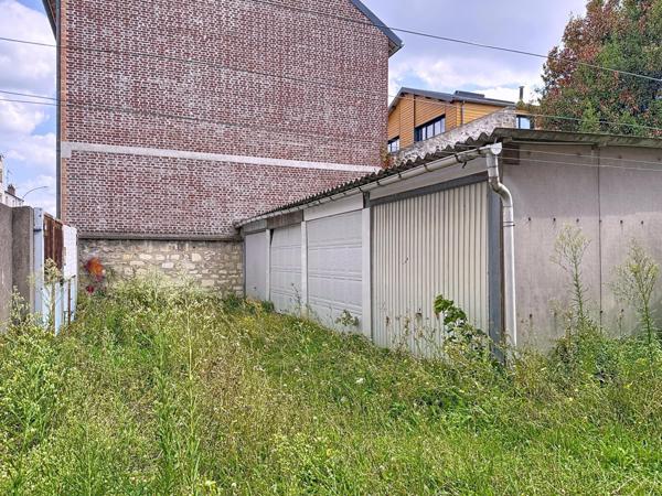 Studio rénové avec box, cave et cabanon – Gondoles Sud, Choisy-le-Roi