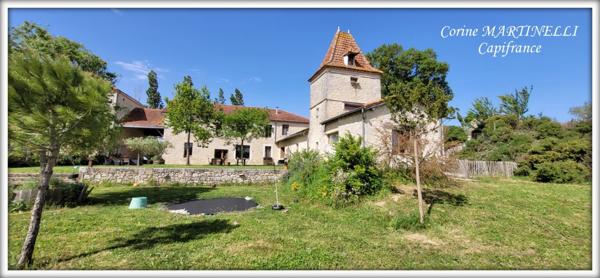 Propriete à vendre 22 pièces proche de AGEN (47) 4 habitations 885 m² + dépendances, 27 ha