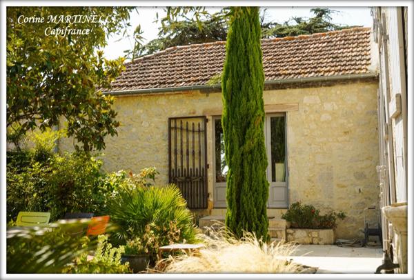 Propriete à vendre 22 pièces proche de AGEN (47) 4 habitations 885 m² + dépendances, 27 ha