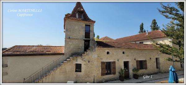 Propriete à vendre 22 pièces proche de AGEN (47) 4 habitations 885 m² + dépendances, 27 ha