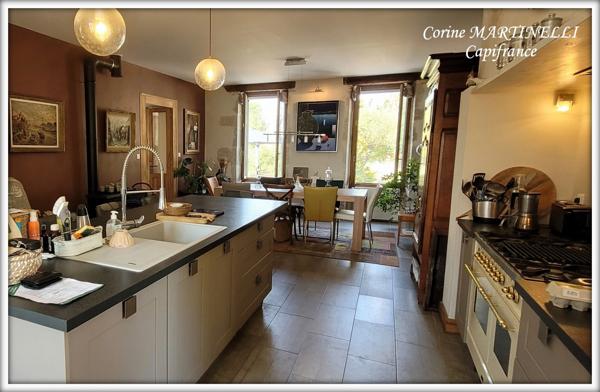 Propriete à vendre 22 pièces proche de AGEN (47) 4 habitations 885 m² + dépendances, 27 ha