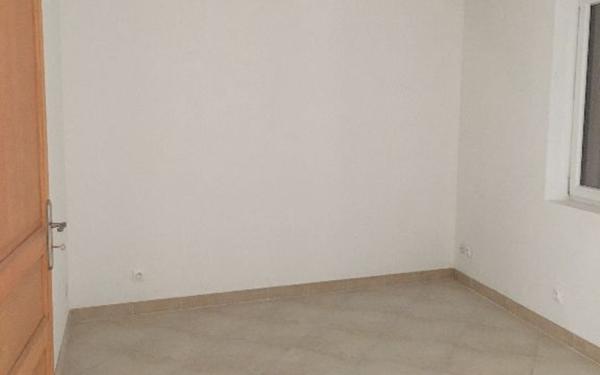 Maison à louer    5 pièces •  Manosque