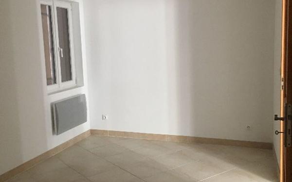 Maison à louer    5 pièces •  Manosque