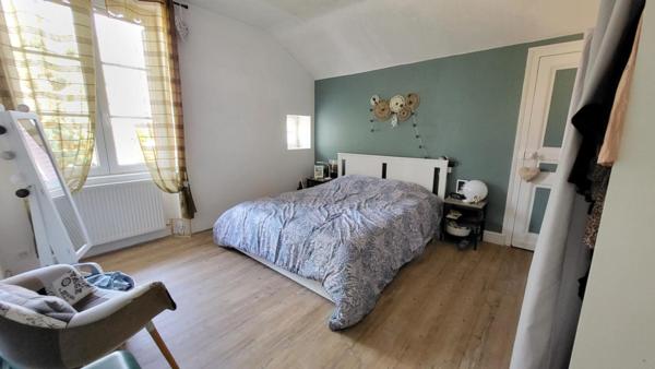 24400 Mussidan Maison style année 30 en pierres rénovée 123 m² et parcelle1978 m2