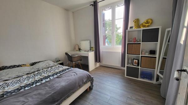 24400 Mussidan Maison style année 30 en pierres rénovée 123 m² et parcelle1978 m2