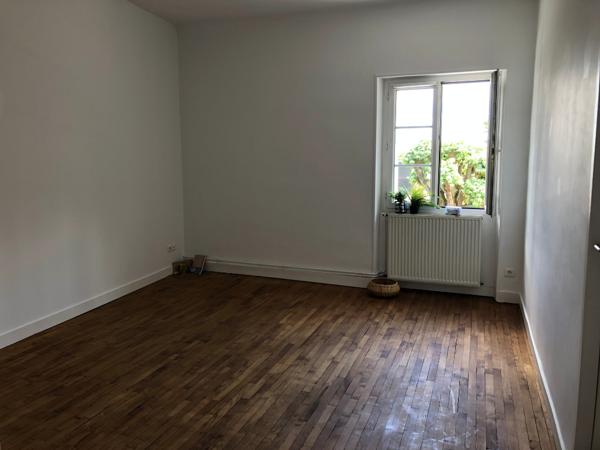 A LOUER - NANTES ST ANNE - Appartement 2 pièces traversant de 45,74 m² avec PARKING