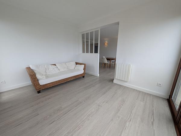 Ciboure : appartement 4 pièces rénové, dernier étage, vue panoramique