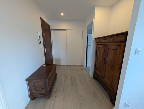 Ciboure : appartement 4 pièces rénové, dernier étage, vue panoramique