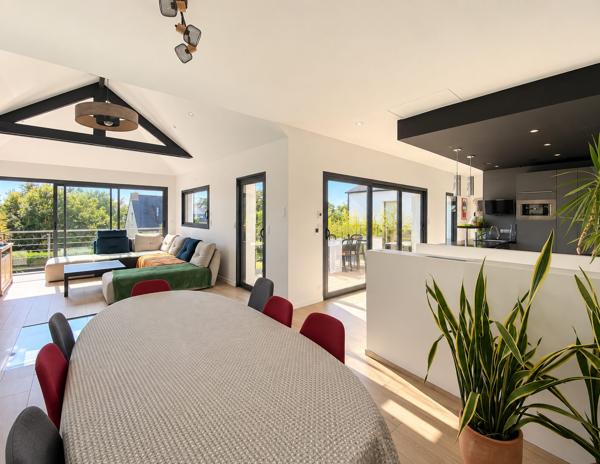 Propriété MODERNE vue sur le Golfe du Morbihan à vendre