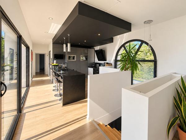 Propriété MODERNE vue sur le Golfe du Morbihan à vendre
