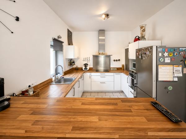 Mas
                                                                                                                                                                                                                                                                                                                        8 pièce(s)                                                                                                                                                                                                          6 chambre(s)                                                                                                                                                                                                          219  m²