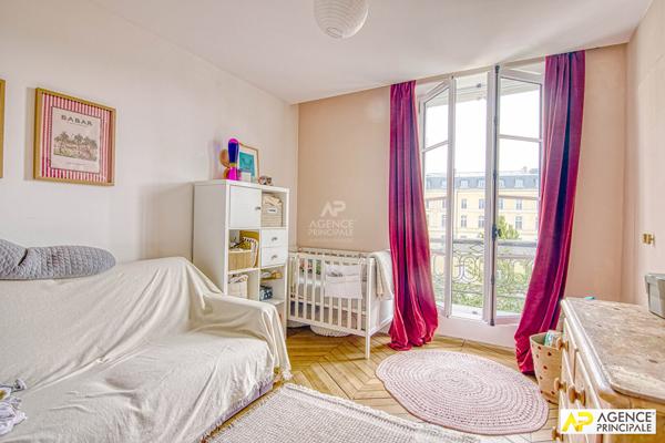 Versailles Chantiers / St Louis Appartement 5 pièces 107 m² carrez situé au 2ème étage d un immeuble ancien 1 130 000 € **  - Référence  28706
