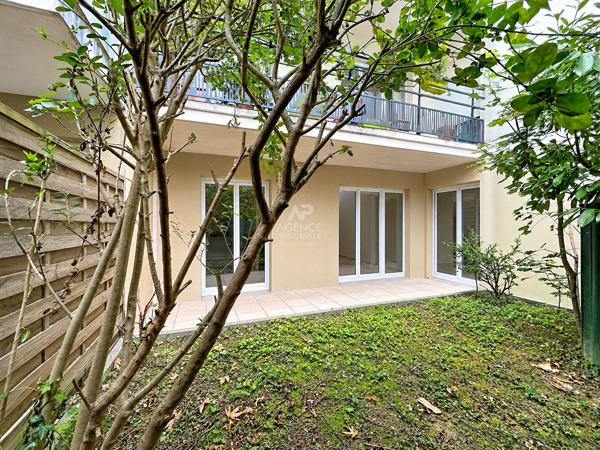 Appartement Chatou 4 pièce(s), 3 chambres 580 000 € **  - Référence  162136