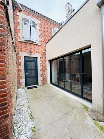 MAISON DE VILLE A VENDRE ROMORANTIN