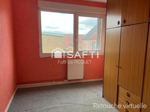 Maison semi individuelle avec 4 chambres et garage