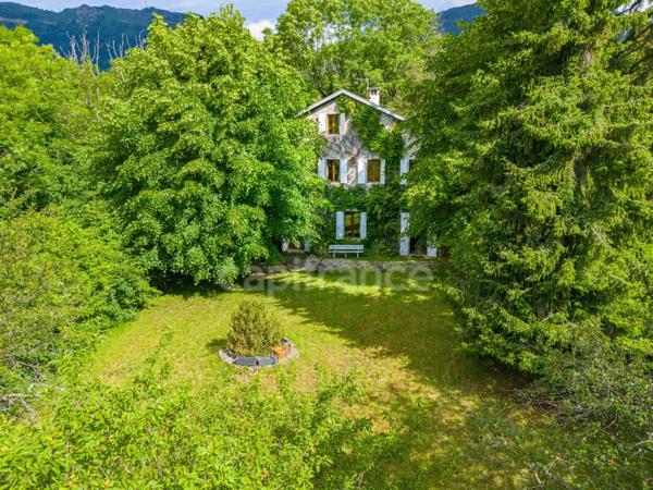 Dpt Ain (01), à vendre proche de GEX maison P6 de 197 m² - Terrain de 1300 m²