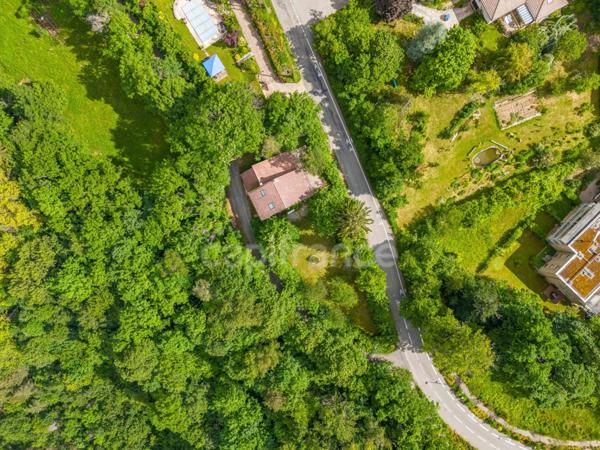 Dpt Ain (01), à vendre proche de GEX maison P6 de 197 m² - Terrain de 1300 m²