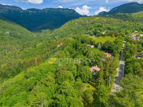 Dpt Ain (01), à vendre proche de GEX maison P6 de 197 m² - Terrain de 1300 m²