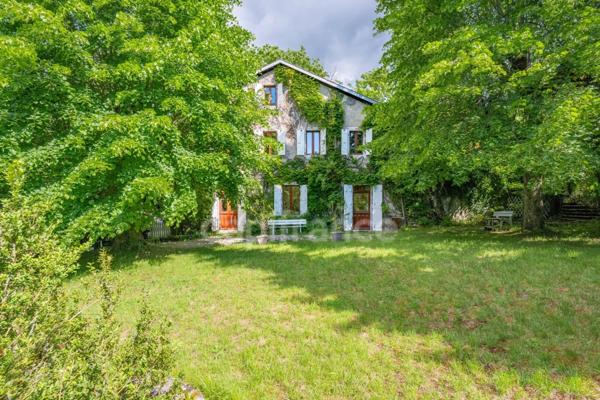 Dpt Ain (01), à vendre proche de GEX maison P6 de 197 m² - Terrain de 1300 m²