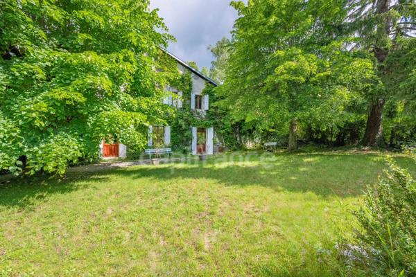 Dpt Ain (01), à vendre proche de GEX maison P6 de 197 m² - Terrain de 1300 m²