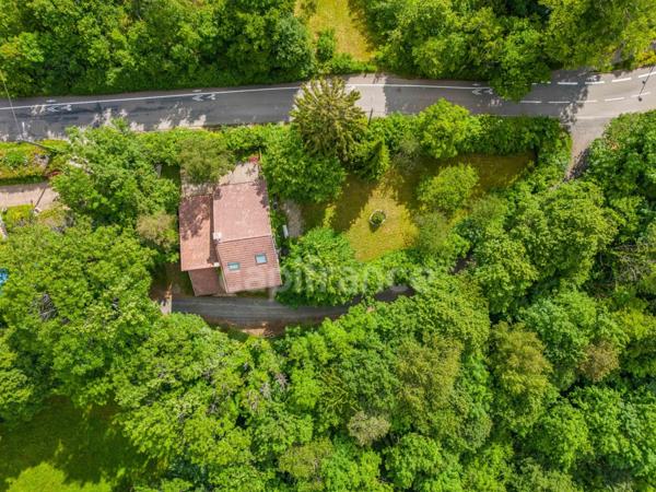 Dpt Ain (01), à vendre proche de GEX maison P6 de 197 m² - Terrain de 1300 m²