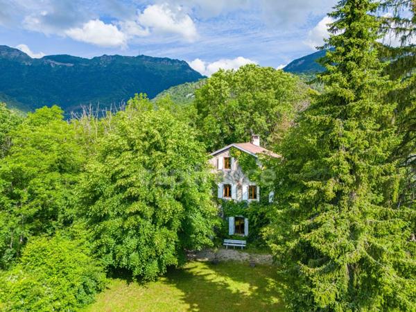 Dpt Ain (01), à vendre proche de GEX maison P6 de 197 m² - Terrain de 1300 m²