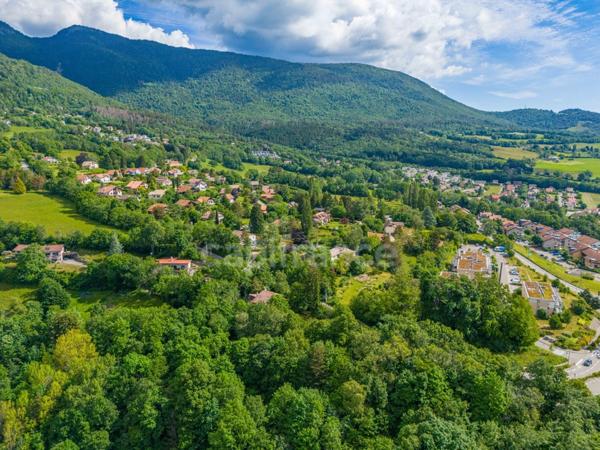 Dpt Ain (01), à vendre proche de GEX maison P6 de 197 m² - Terrain de 1300 m²