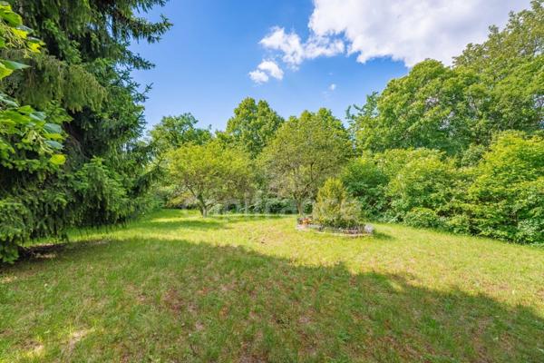 Dpt Ain (01), à vendre proche de GEX maison P6 de 197 m² - Terrain de 1300 m²